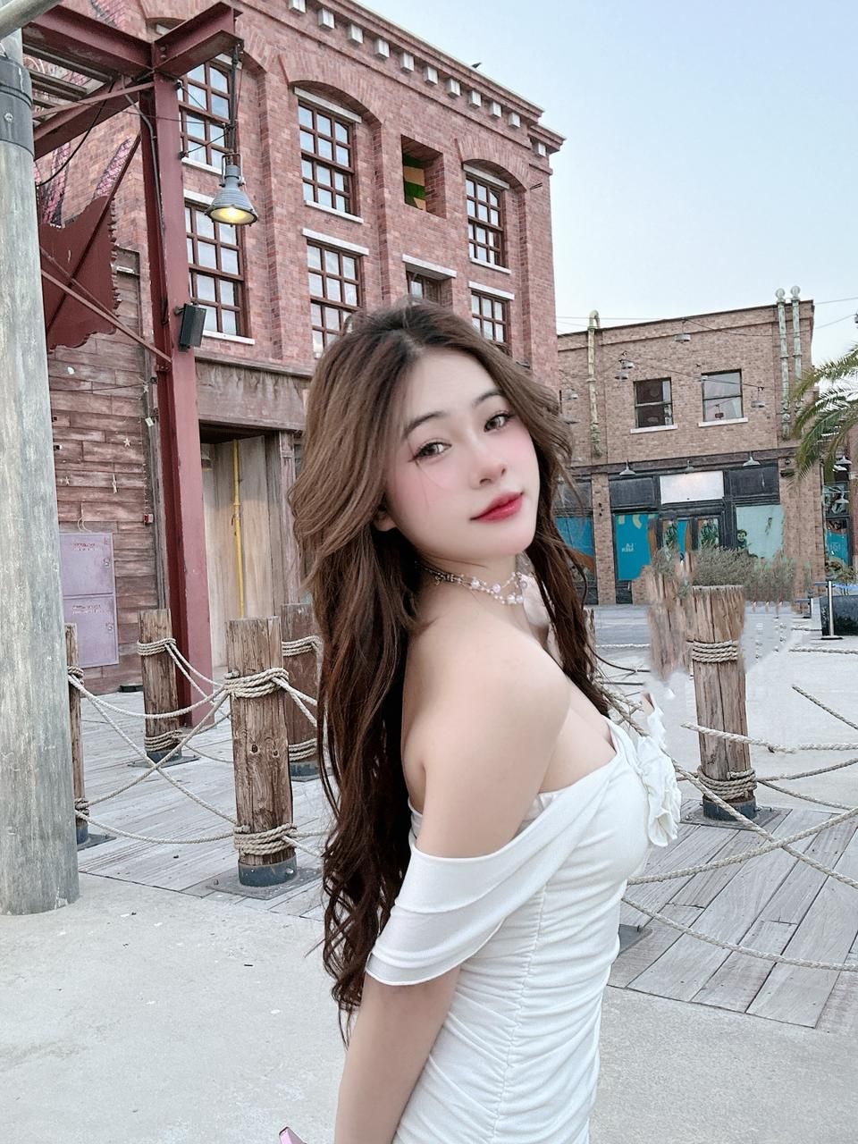 Model Image 3