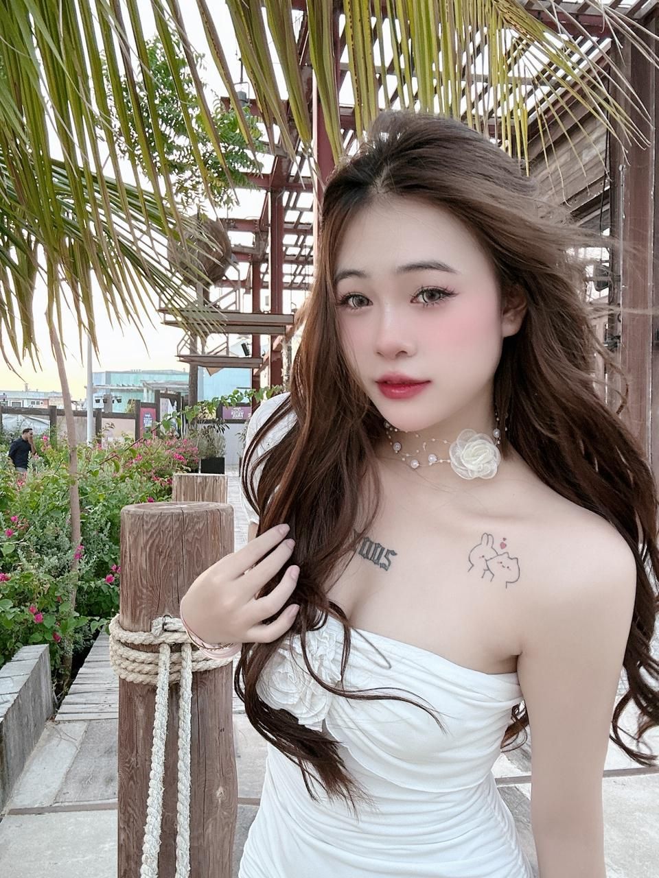 Model Image 4